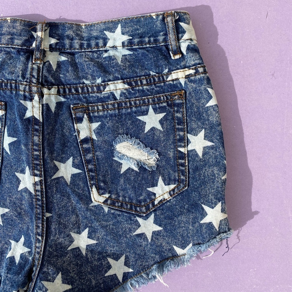 Size 5. Shorts.​ - Picture 6 of 9